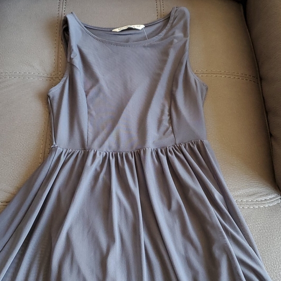Dress. High-low. - Picture 2 of 2